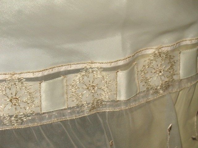Vintage Lady Lynne Cream Satin Half Slip Size Medium Vintage Lady Lynne Cream Satin Half Slip Size Medium