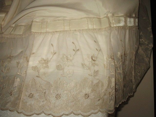 Vintage Lady Lynne Cream Satin Half Slip Size Medium Vintage Lady Lynne Cream Satin Half Slip Size Medium