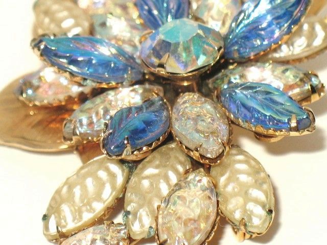 1960s Vintage Blue & White Molded Glass Pin 1960s Vintage Blue & White Molded Glass Pin