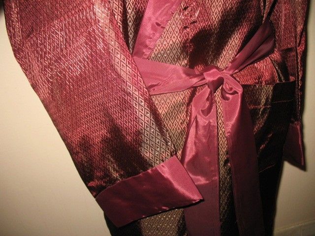 1960s Vintage Men's Dressing Robe or Smoking Jacket Size Medium 1960s Vintage Men's Dressing Robe or Smoking Jacket Size Medium
