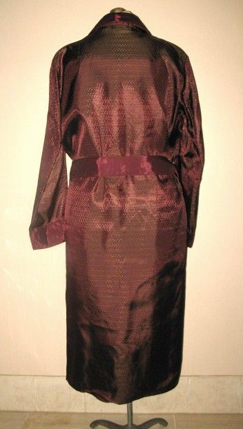 1960s Vintage Men's Dressing Robe or Smoking Jacket Size Medium 1960s Vintage Men's Dressing Robe or Smoking Jacket Size Medium
