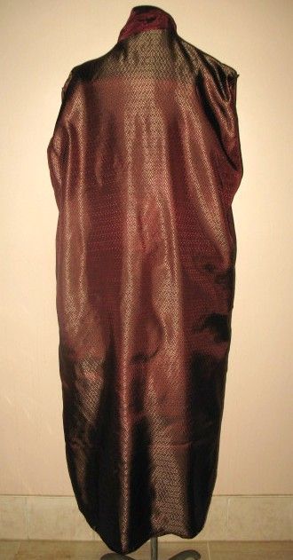1960s Vintage Men's Dressing Robe or Smoking Jacket Size Medium 1960s Vintage Men's Dressing Robe or Smoking Jacket Size Medium