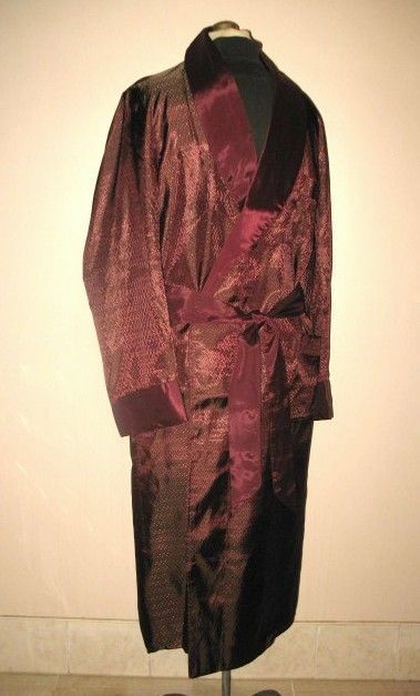 1960s Vintage Men's Dressing Robe or Smoking Jacket Size Medium 1960s Vintage Men's Dressing Robe or Smoking Jacket Size Medium