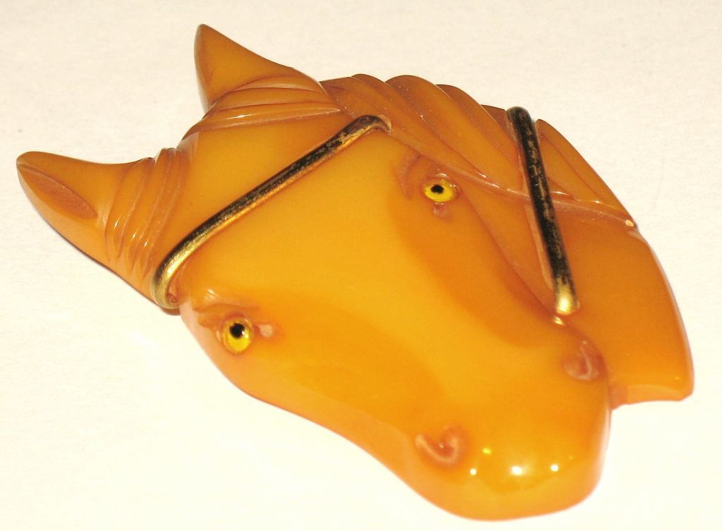 1940s Vintage Butterscotch Bakelite Horse Head Pin 1940s Vintage Butterscotch Bakelite Horse Head Pin