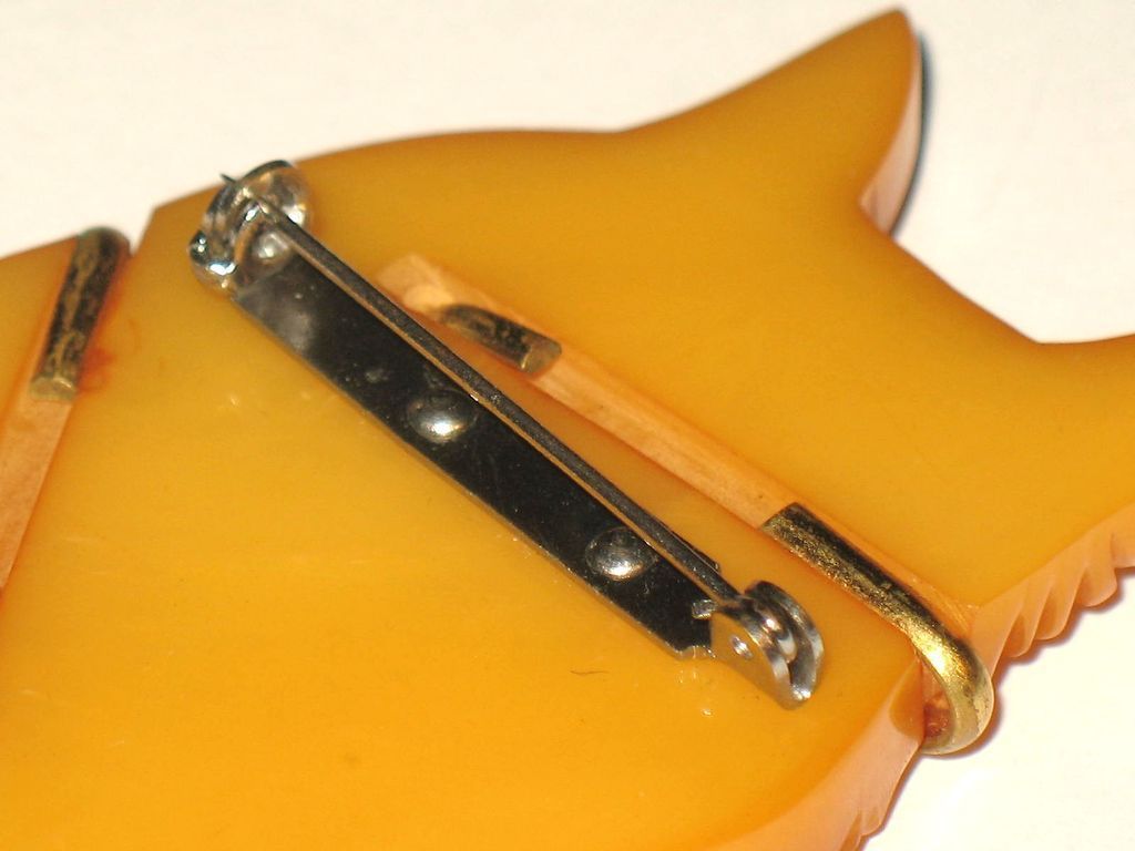 1940s Vintage Butterscotch Bakelite Horse Head Pin 1940s Vintage Butterscotch Bakelite Horse Head Pin