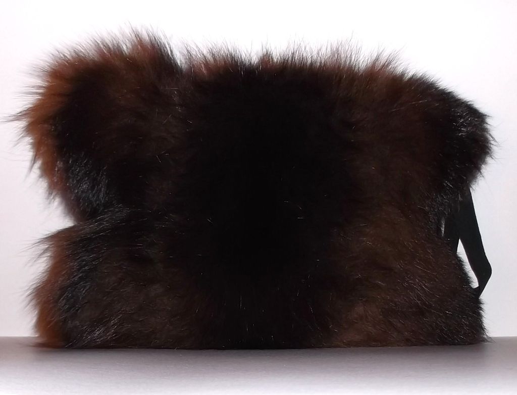 1940s Vintage Brown Beaver Muff Purse 1940s Vintage Brown Beaver Muff Purse