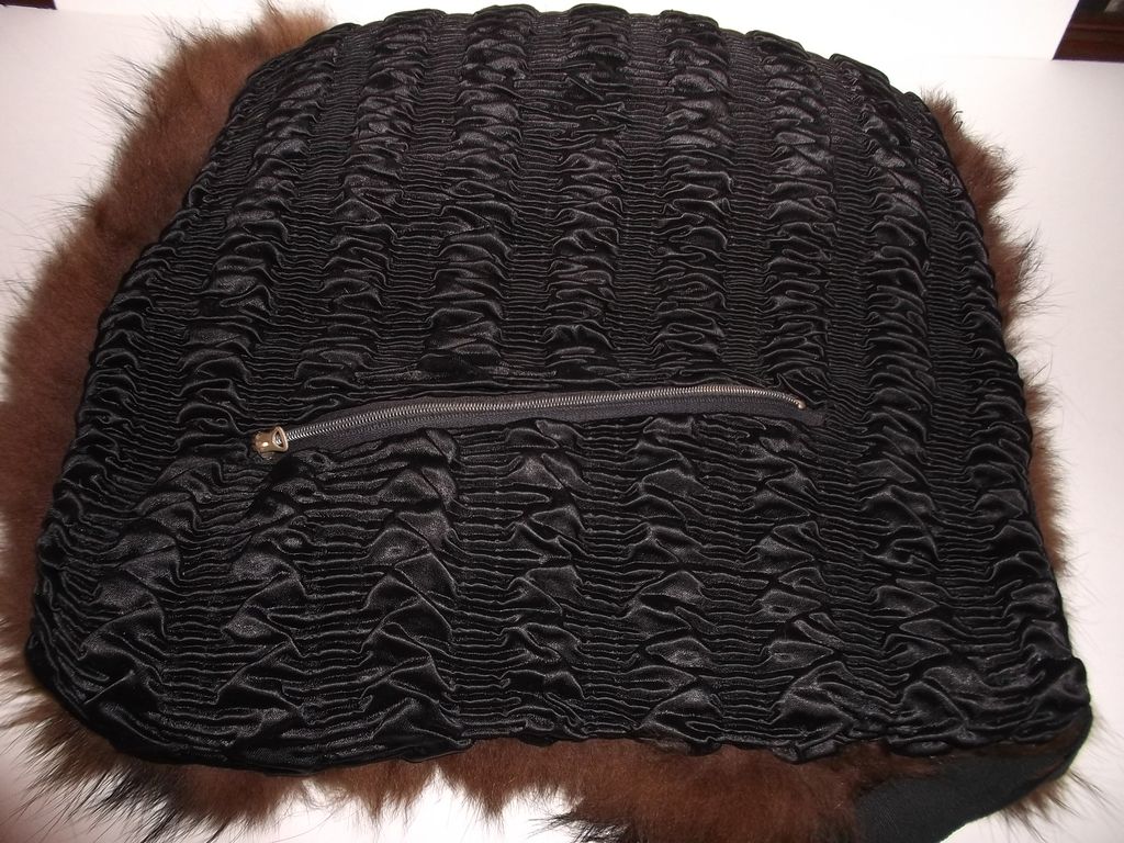 1940s Vintage Brown Beaver Muff Purse 1940s Vintage Brown Beaver Muff Purse