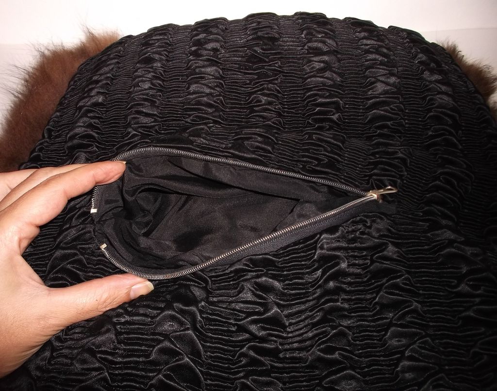1940s Vintage Brown Beaver Muff Purse 1940s Vintage Brown Beaver Muff Purse