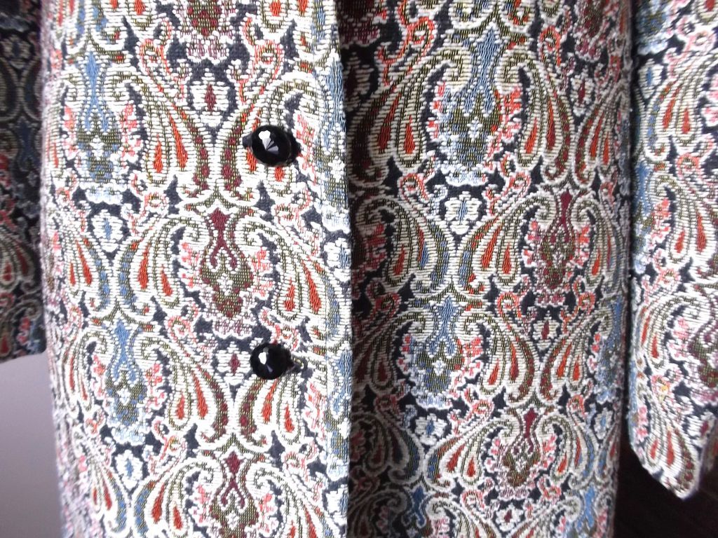 1960s Vintage Floral Weave Tapestry Coat Size Small 1960s Vintage Floral Weave Tapestry Coat Size Small