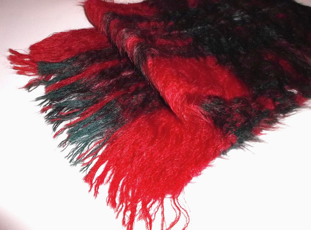 1980s Vintage Red & Green Mohair Scarf 1980s Vintage Red & Green Mohair Scarf