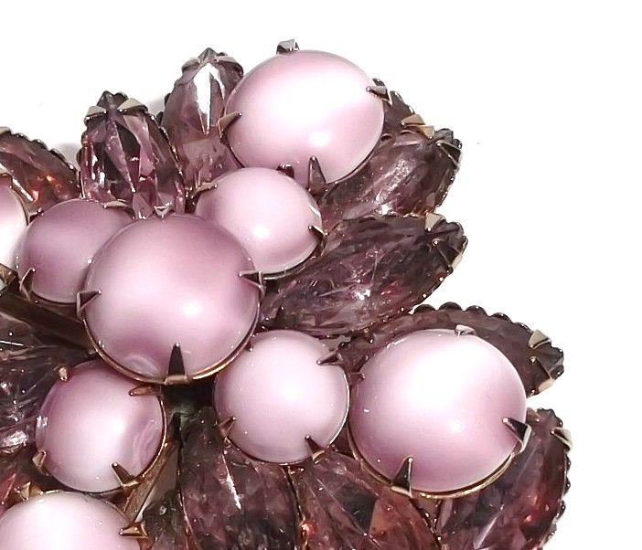 1950/60s Vintage Costume Pin Lavender & Amethyst Glass Stones 1950/60s Vintage Costume Pin Lavender & Amethyst Glass Stones