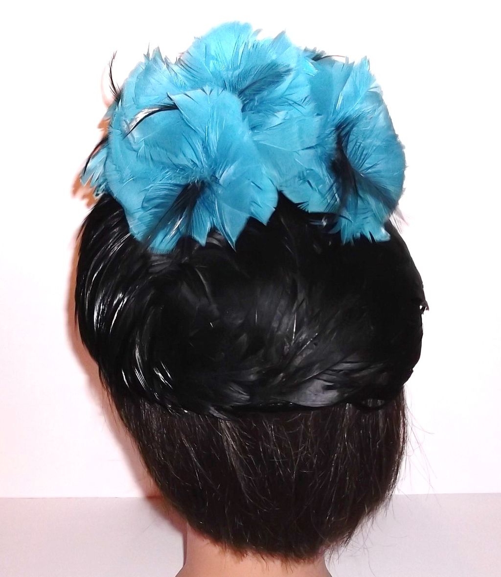 1950s Vintage Black & Teal Feathered Hat 1950s Vintage Black & Teal Feathered Hat