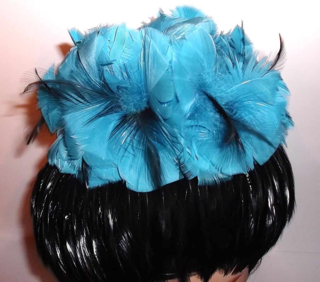 1950s Vintage Black & Teal Feathered Hat 1950s Vintage Black & Teal Feathered Hat