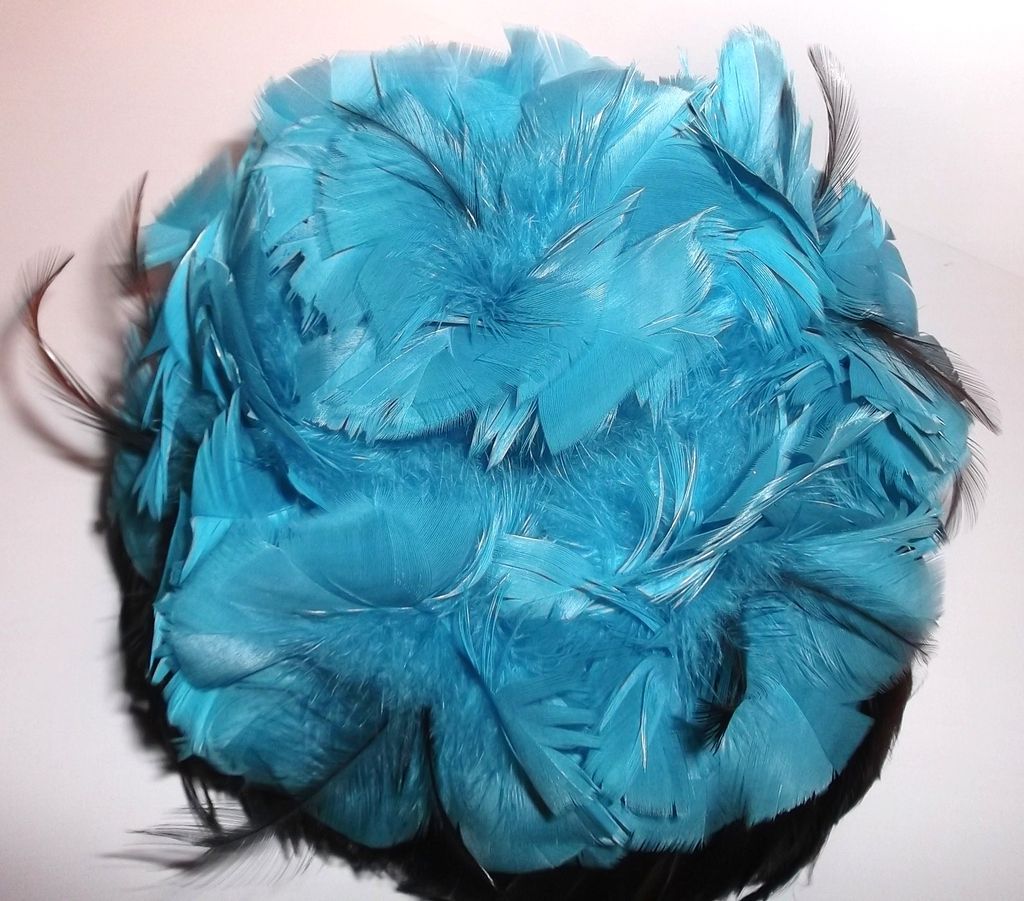 1950s Vintage Black & Teal Feathered Hat 1950s Vintage Black & Teal Feathered Hat