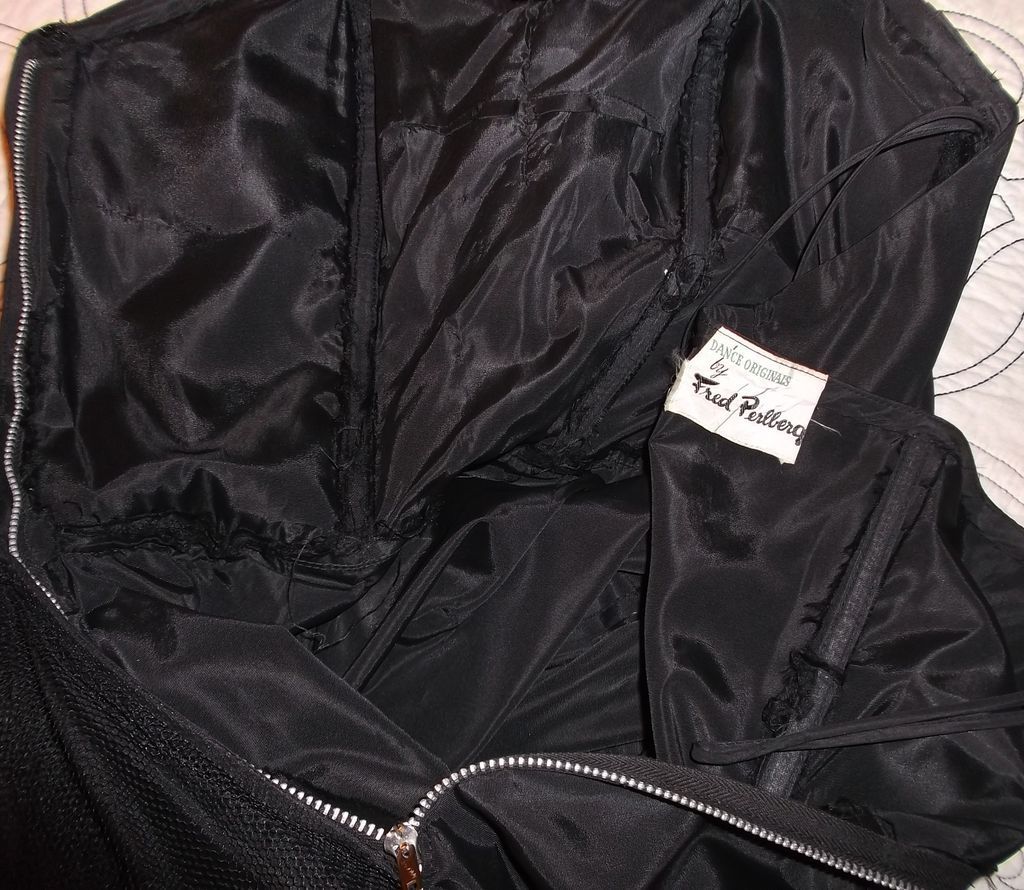 1950s Vintage Fred Perlberg Black Taffeta & Tulle Cocktail Bombshell Dress Size 5/6 1950s Vintage Fred Perlberg Black Taffeta & Tulle Cocktail Bombshell Dress Size 5/6