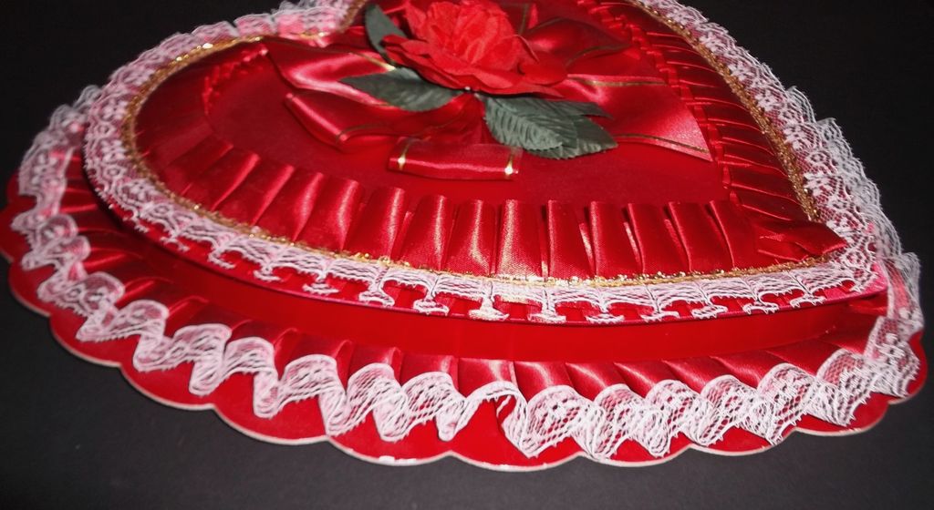 Vintage Valentine Red Satin & Rose Large Heart Shaped Candy Box Vintage Valentine Red Satin & Rose Large Heart Shaped Candy Box