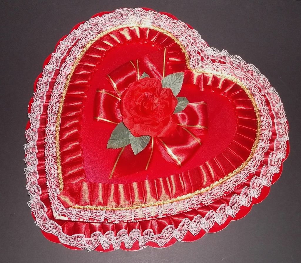Vintage Valentine Red Satin & Rose Large Heart Shaped Candy Box Vintage Valentine Red Satin & Rose Large Heart Shaped Candy Box