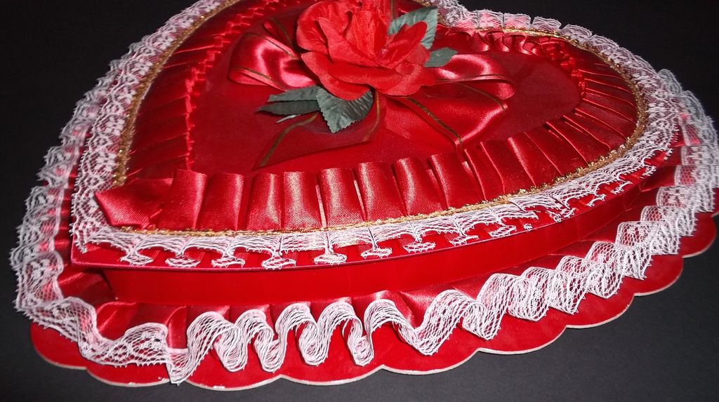 Vintage Valentine Red Satin & Rose Large Heart Shaped Candy Box Vintage Valentine Red Satin & Rose Large Heart Shaped Candy Box