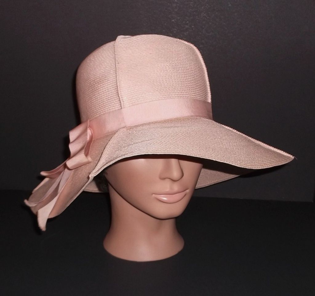 1960s Vintage Lucila Mendez Peach Wide Brimmed Floppy Hat 1960s Vintage Lucila Mendez Peach Wide Brimmed Floppy Hat