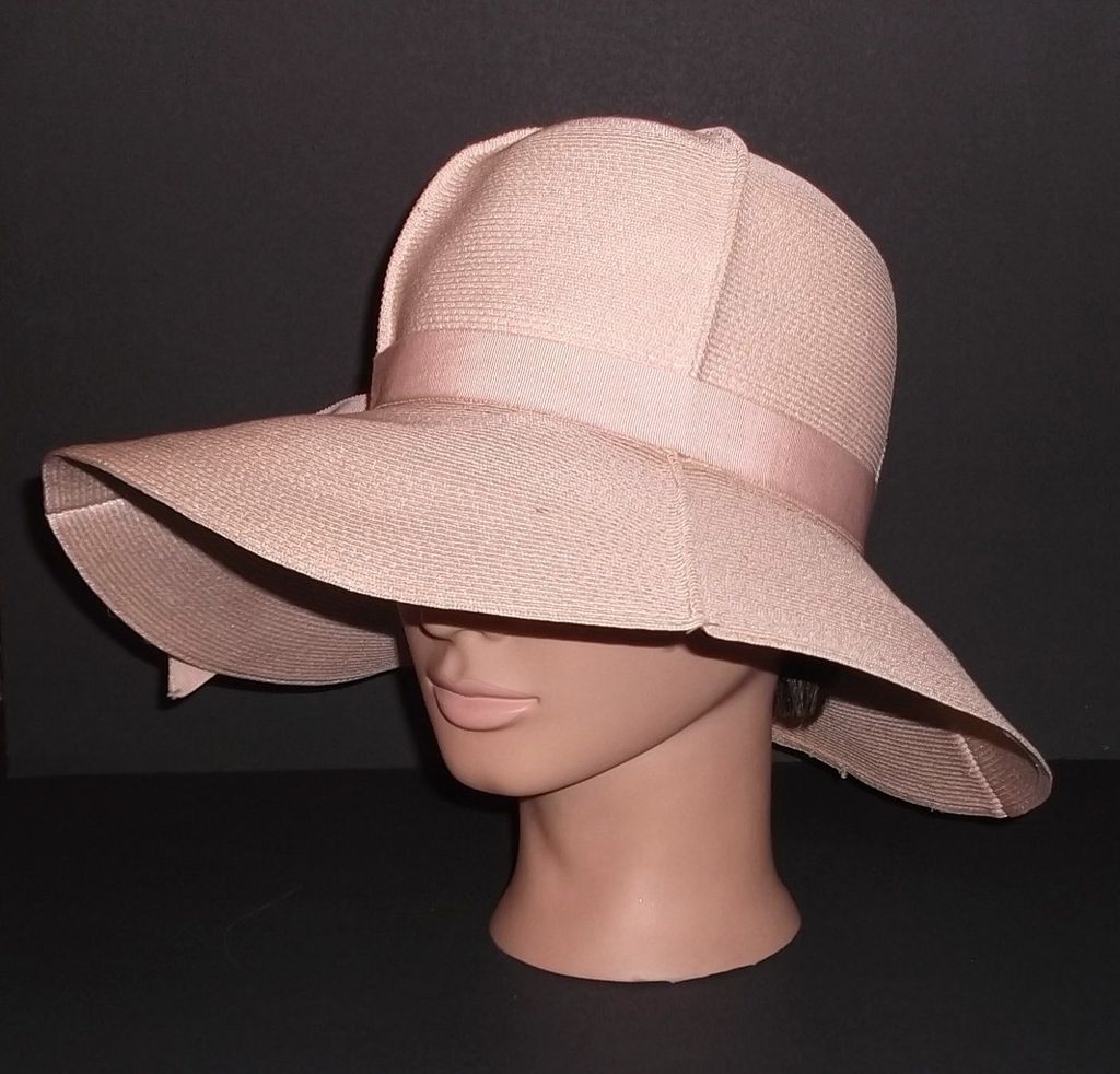 1960s Vintage Lucila Mendez Peach Wide Brimmed Floppy Hat 1960s Vintage Lucila Mendez Peach Wide Brimmed Floppy Hat
