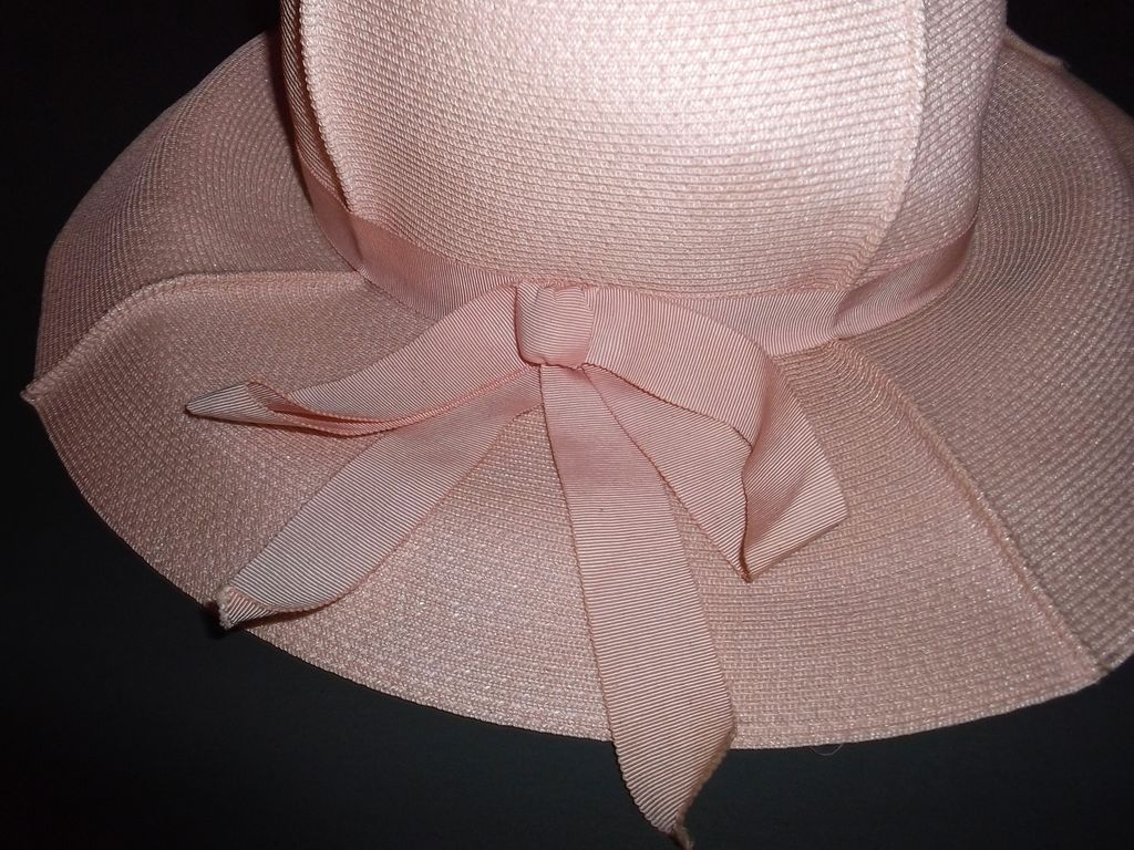 1960s Vintage Lucila Mendez Peach Wide Brimmed Floppy Hat 1960s Vintage Lucila Mendez Peach Wide Brimmed Floppy Hat