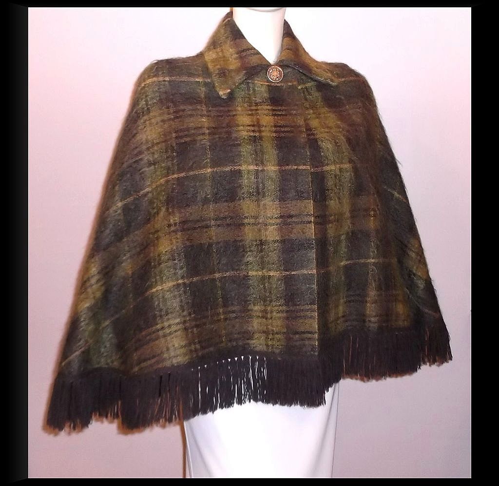 1970s Vintage Glenrannoch Scottish Plaid Mohair & Wool Fringed Capelet Size Small 1970s Vintage Glenrannoch Scottish Plaid Mohair & Wool Fringed Capelet Size Small