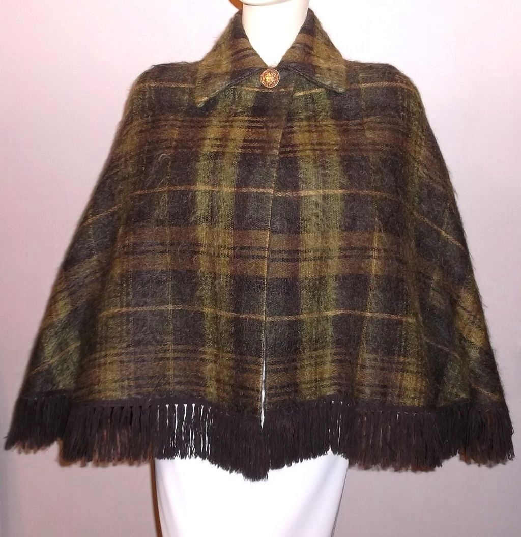 1970s Vintage Glenrannoch Scottish Plaid Mohair & Wool Fringed Capelet Size Small 1970s Vintage Glenrannoch Scottish Plaid Mohair & Wool Fringed Capelet Size Small