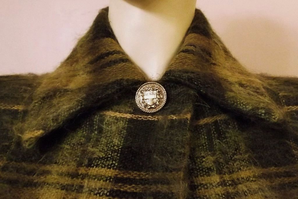 1970s Vintage Glenrannoch Scottish Plaid Mohair & Wool Fringed Capelet Size Small 1970s Vintage Glenrannoch Scottish Plaid Mohair & Wool Fringed Capelet Size Small