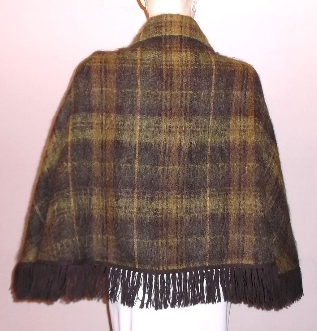 1970s Vintage Glenrannoch Scottish Plaid Mohair & Wool Fringed Capelet Size Small 1970s Vintage Glenrannoch Scottish Plaid Mohair & Wool Fringed Capelet Size Small