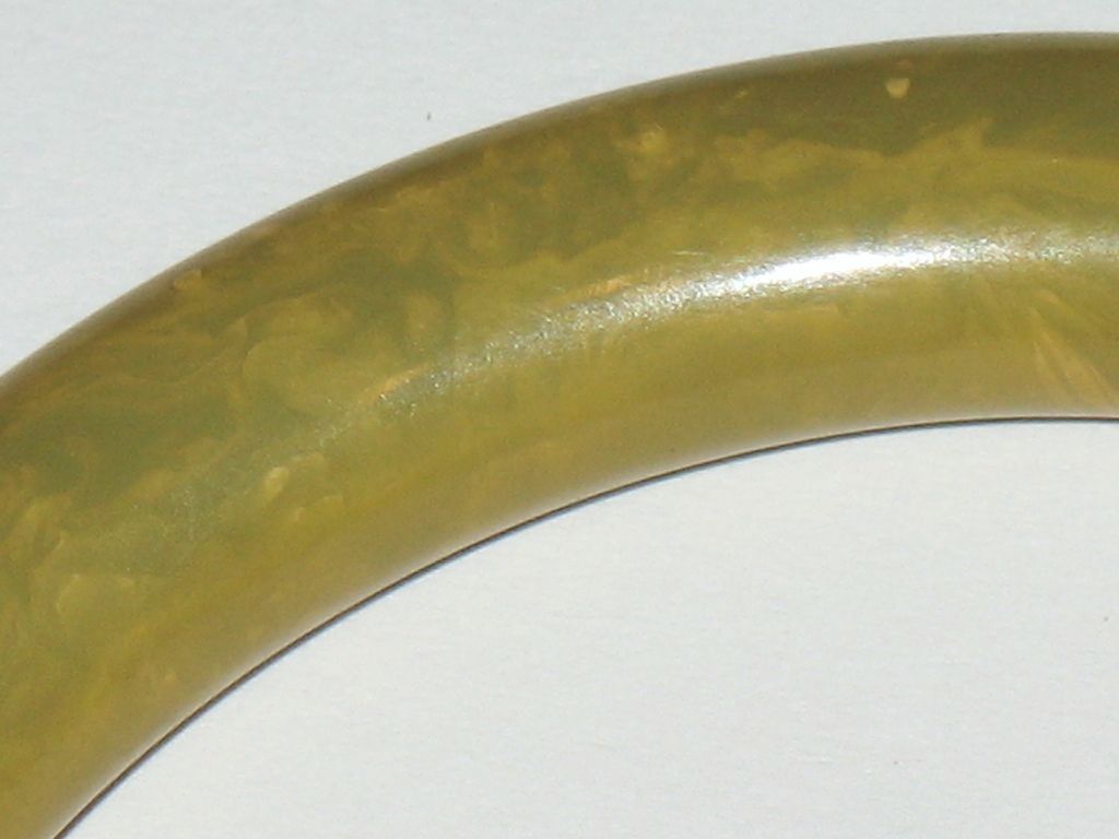 1940s Vintage Bakelite Marbled Green Bakelite Bangle 1940s Vintage Bakelite Marbled Green Bakelite Bangle