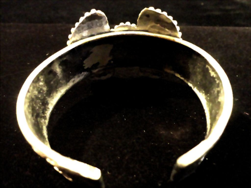 VINTAGE faux Turquoise cuff bracelet in silver tone with butterfly motif VINTAGE faux Turquoise cuff bracelet in silver tone with butterfly motif