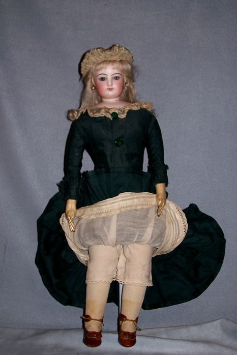 17" French Fashion Lady ~ Fine Condition 17" French Fashion Lady ~ Fine Condition