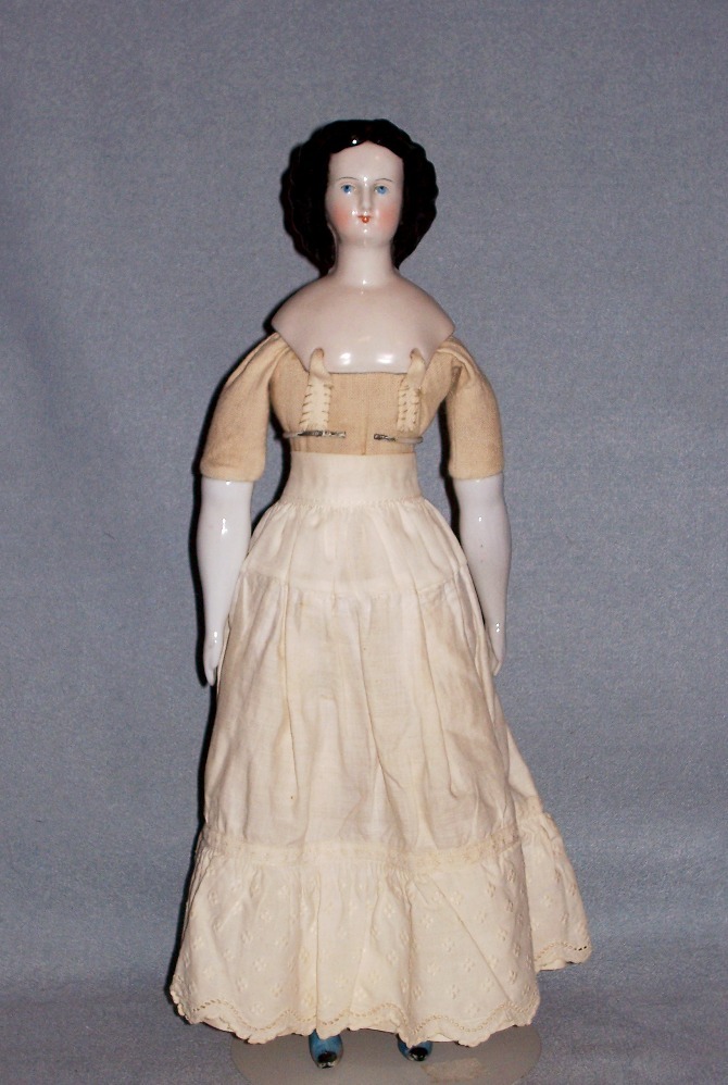 14.5" Pink Tint China Lady with Unusual Hair Style 14.5" Pink Tint China Lady with Unusual Hair Style