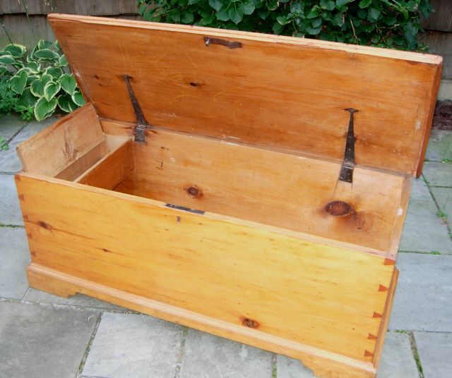Antique Pine Blanket Chest/Trunk Antique Pine Blanket Chest/Trunk