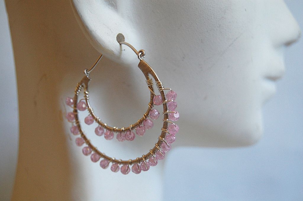 Double hoop earrings with pink quartz Double hoop earrings with pink quartz