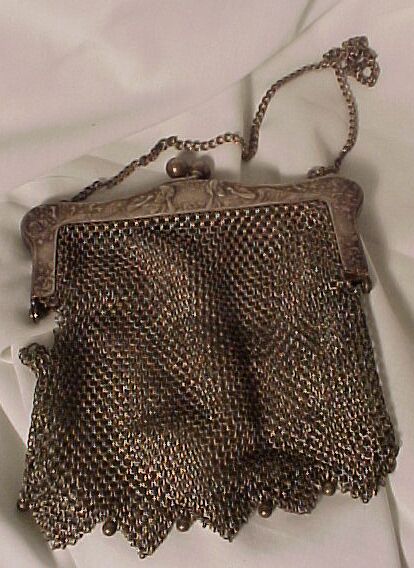 Victorian Mesh Purse With Reclining Ladies Victorian Mesh Purse With Reclining Ladies