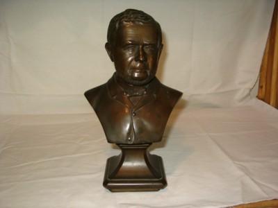 Bronze bust of gentleman Bronze bust of gentleman