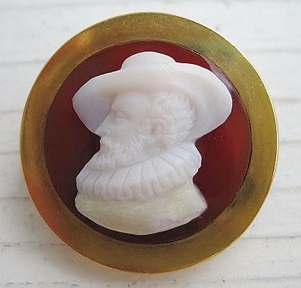 Antique 14k and Hard Stone Cameo of Bearded Man with Hat Antique 14k and Hard Stone Cameo of Bearded Man with Hat