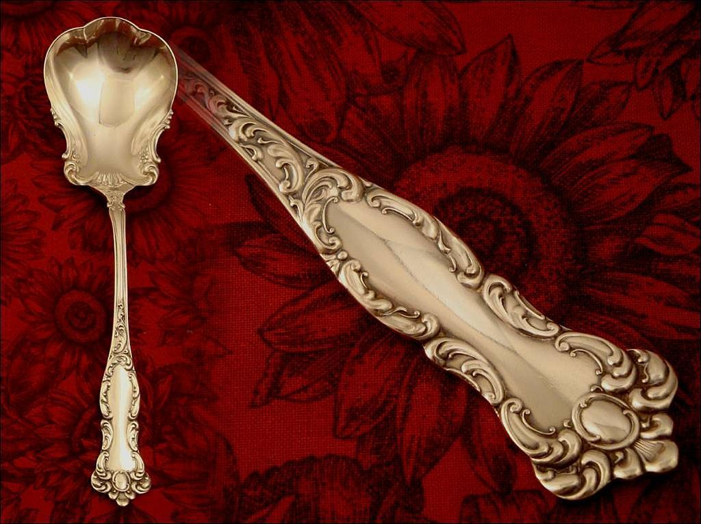 Berry or Casserole Serving Spoon 1901 OXFORD Art Nouveau Vintage Victorian International Rogers Silver Plate Silverware Berry or Casserole Serving Spoon 1901 OXFORD Art Nouveau Vintage Victorian International Rogers Silver Plate Silverware