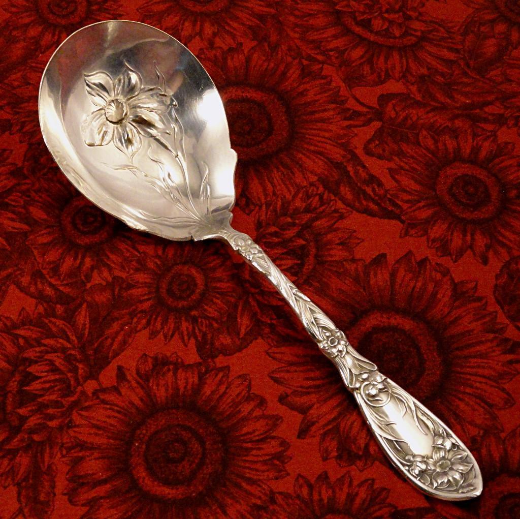 Antique 1908 Oxford NARCISSUS Art Nouveau Large Berry Casserole Spoon