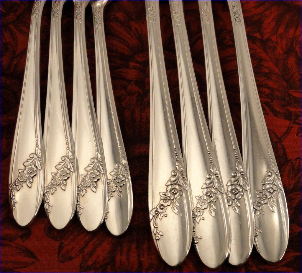 Oneida Tudor Plate QUEEN BESS II Vintage 1946 Silver Plate Flatware