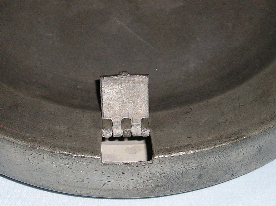 Mid-18th Century English Pewter Warming Pan with Side Drop Handles by Robert Hitchman Mid-18th Century English Pewter Warming Pan with Side Drop Handles by Robert Hitchman