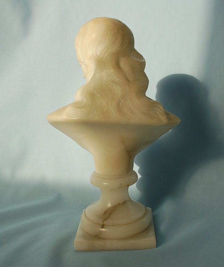 Vintage Italian Marble Bust of Christ on Onyx Socle Vintage Italian Marble Bust of Christ on Onyx Socle