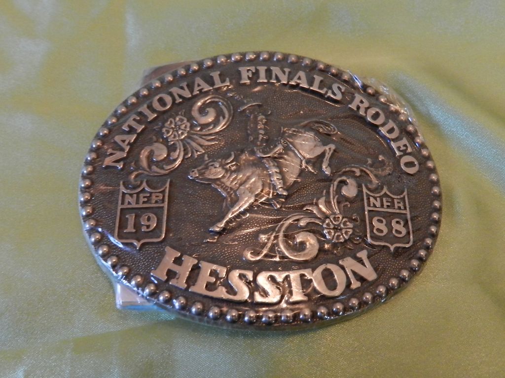 1988 Hesston Belt Buckle Bull Rider Cowboy NFR Mint 1988 Hesston Belt Buckle Bull Rider Cowboy NFR Mint