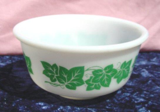Vintage 7" Anchor Hocking Ivy Bowl Vintage 7" Anchor Hocking Ivy Bowl