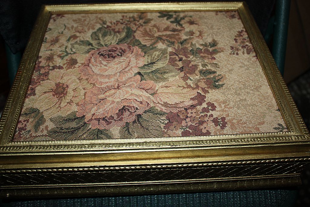 Antique Large French Tapestry Box Roses Trinket Floral Tole Needlepoint Gold Antique Large French Tapestry Box Roses Trinket Floral Tole Needlepoint Gold