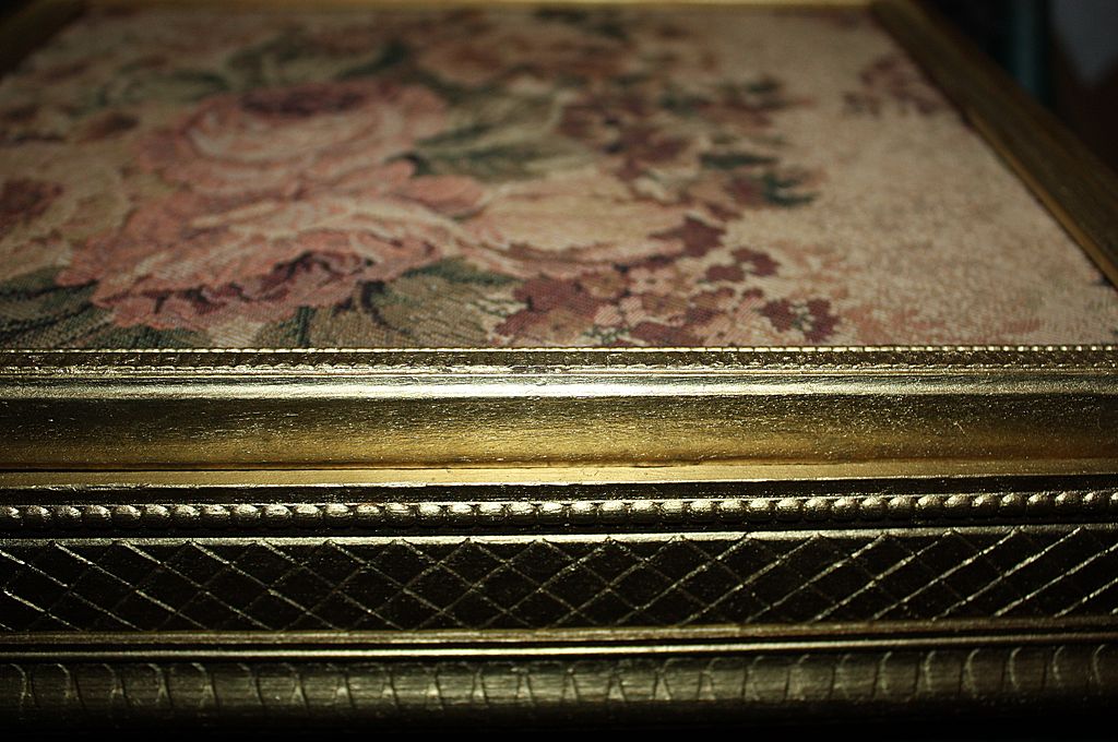 Antique Large French Tapestry Box Roses Trinket Floral Tole Needlepoint Gold Antique Large French Tapestry Box Roses Trinket Floral Tole Needlepoint Gold