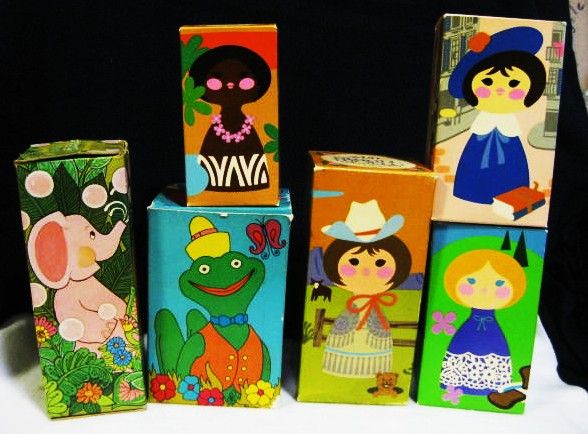 4 Small World Dolls plus 2 Extras 4 Small World Dolls plus 2 Extras