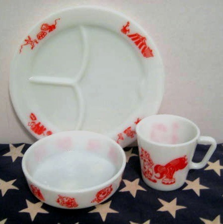 3 Piece Pyrex Circus Set - Plate Bowl Mug 3 Piece Pyrex Circus Set - Plate Bowl Mug