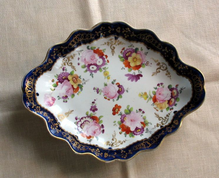 English Porcelain Shaped Dish Circa 1820 English Porcelain Shaped Dish Circa 1820